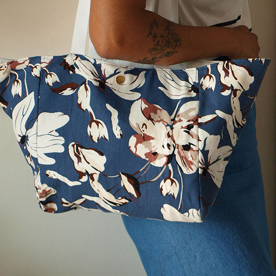 Viki "Blueflowers" medium