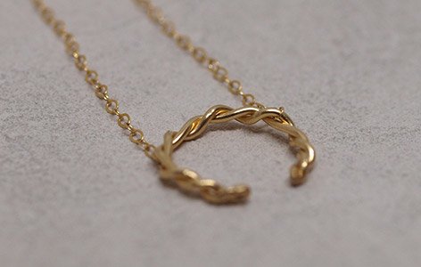 Collier "TWIST" en plaqué or