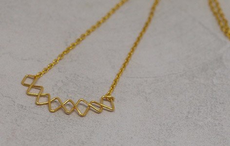 Collier "CROWNED" en plaqué or