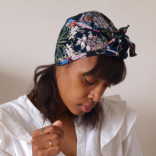 Foulard « Paulette fleurie en bleu »