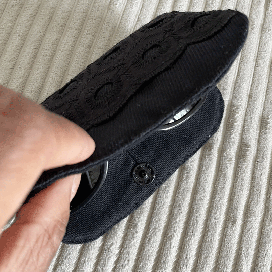 Agustine "Broderie noire"