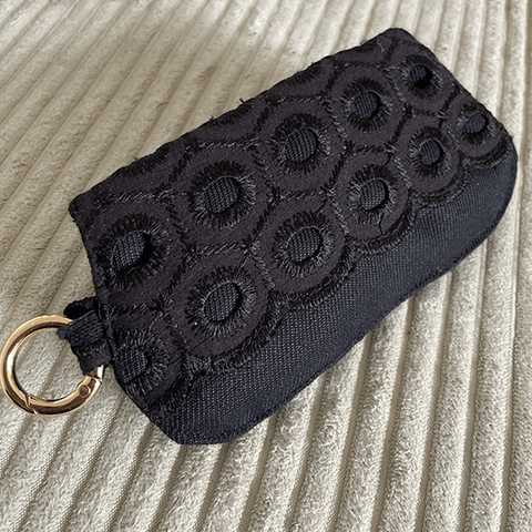 Agustine "Broderie noire"