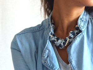 collier tresse bleue perlé